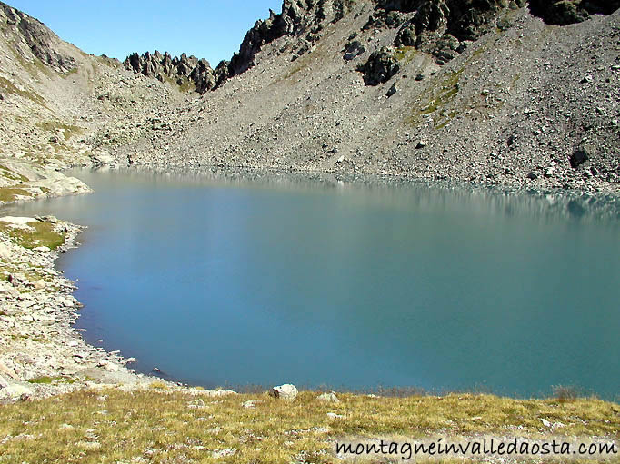 lago pietra rossa