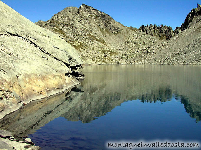 lago pietra rossa