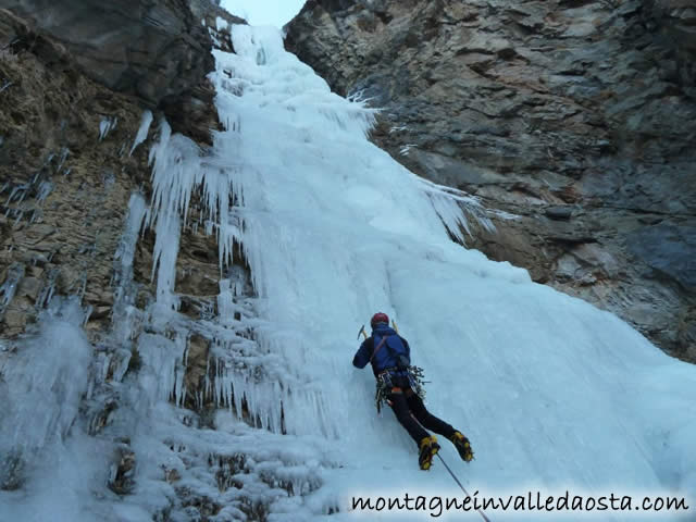 cascata pape satan