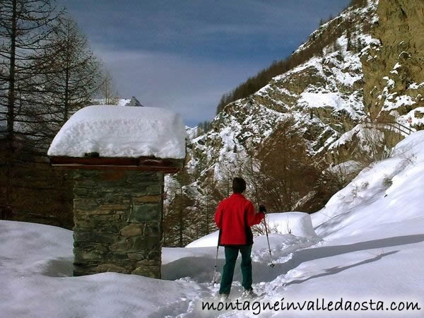 Villaggio Les Goilles (2.211 m) da Lillaz - Cogne