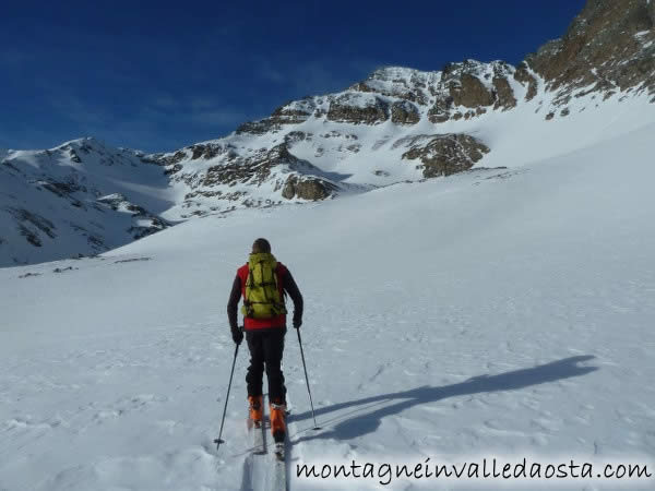 col des rayes noires