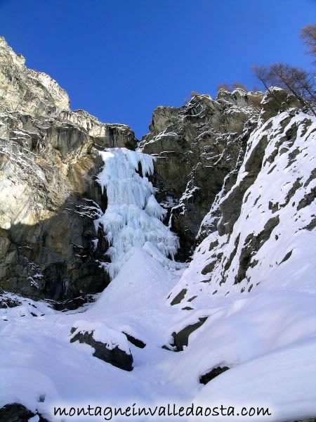 cascata trip in the night
