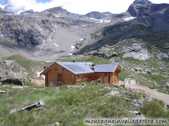 rifugio orestes hutte